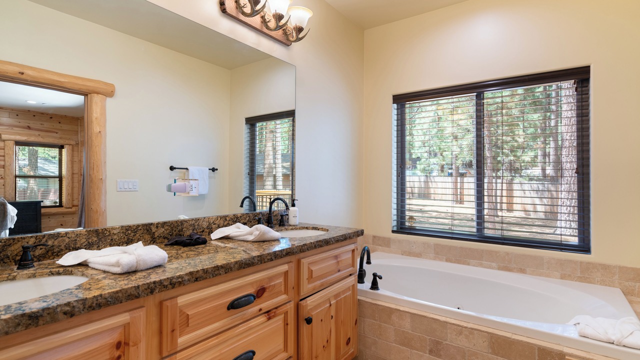 Photo of Bathroom in Summit Estates