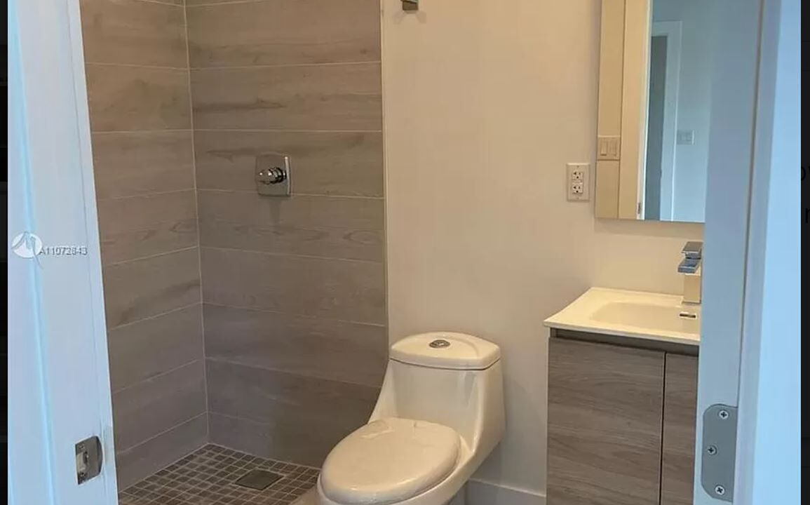 Photo of Bathroom in Central Fort Lauderdale