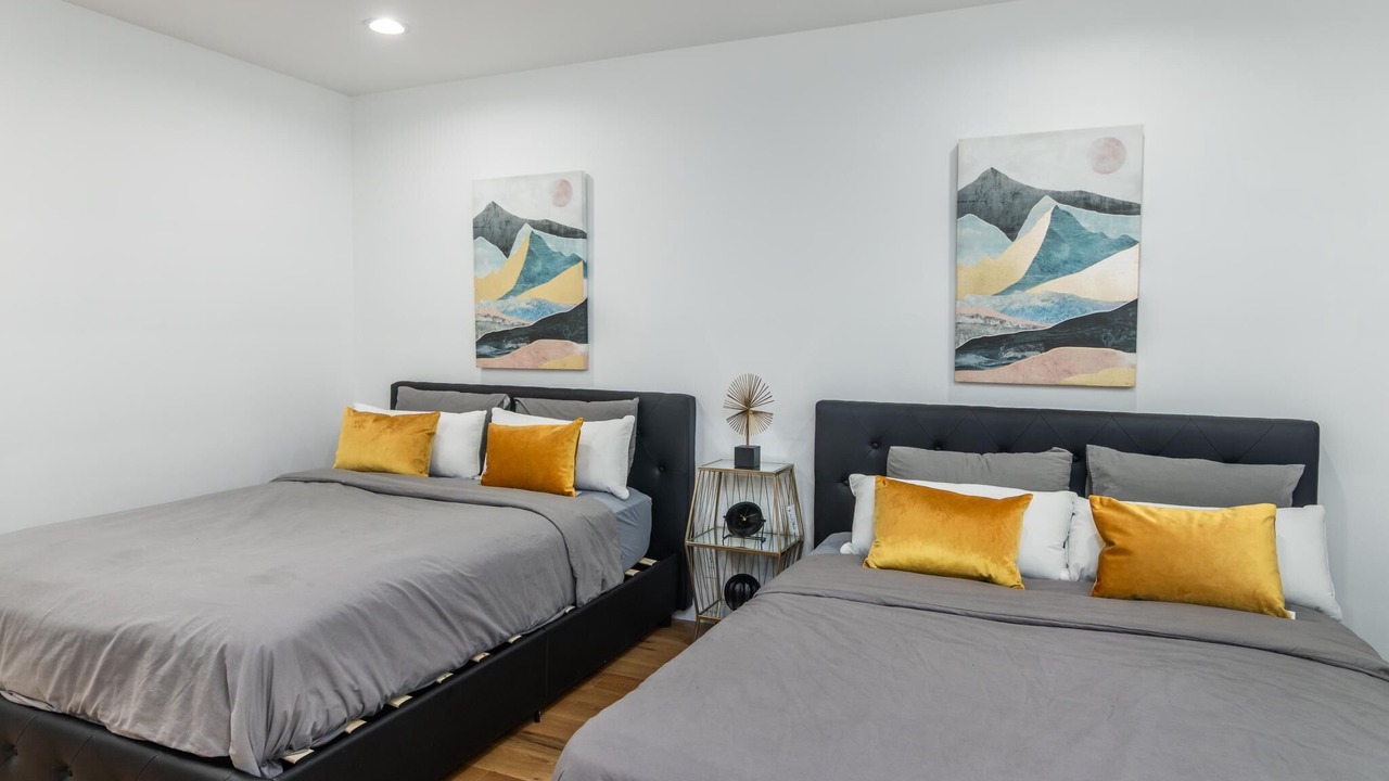Photo of Bedroom in Valley Glen