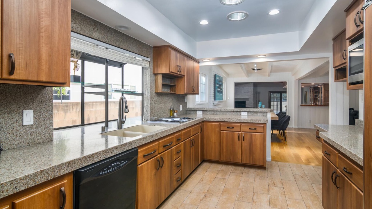 Photo of Kitchen in Valley Glen