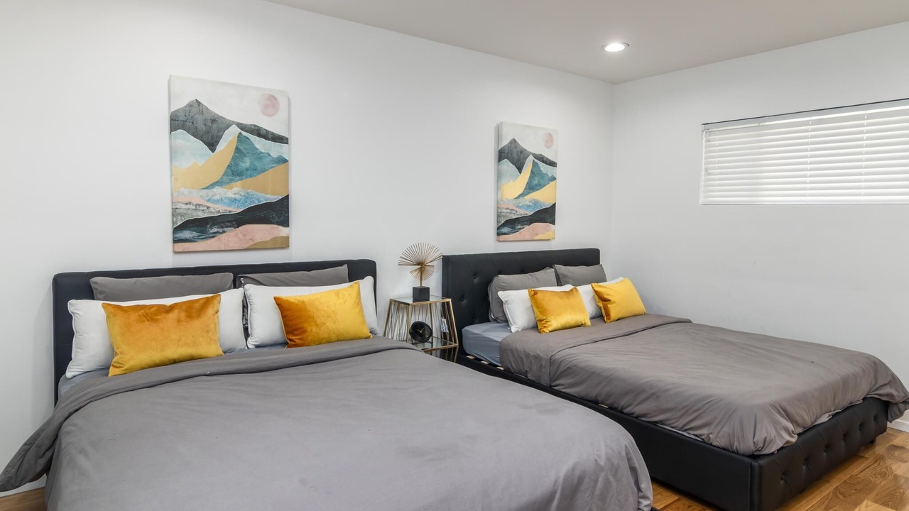 Photo of Bedroom in Valley Glen