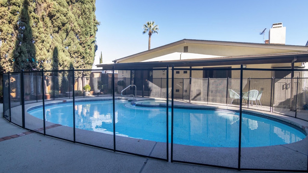 Photo of Outdoor in Valley Glen