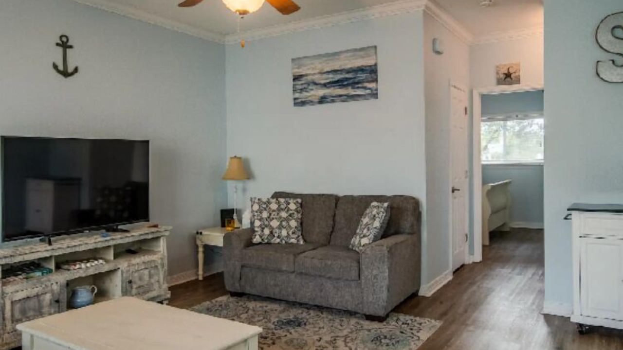 Photo of Livingroom in Long Beach