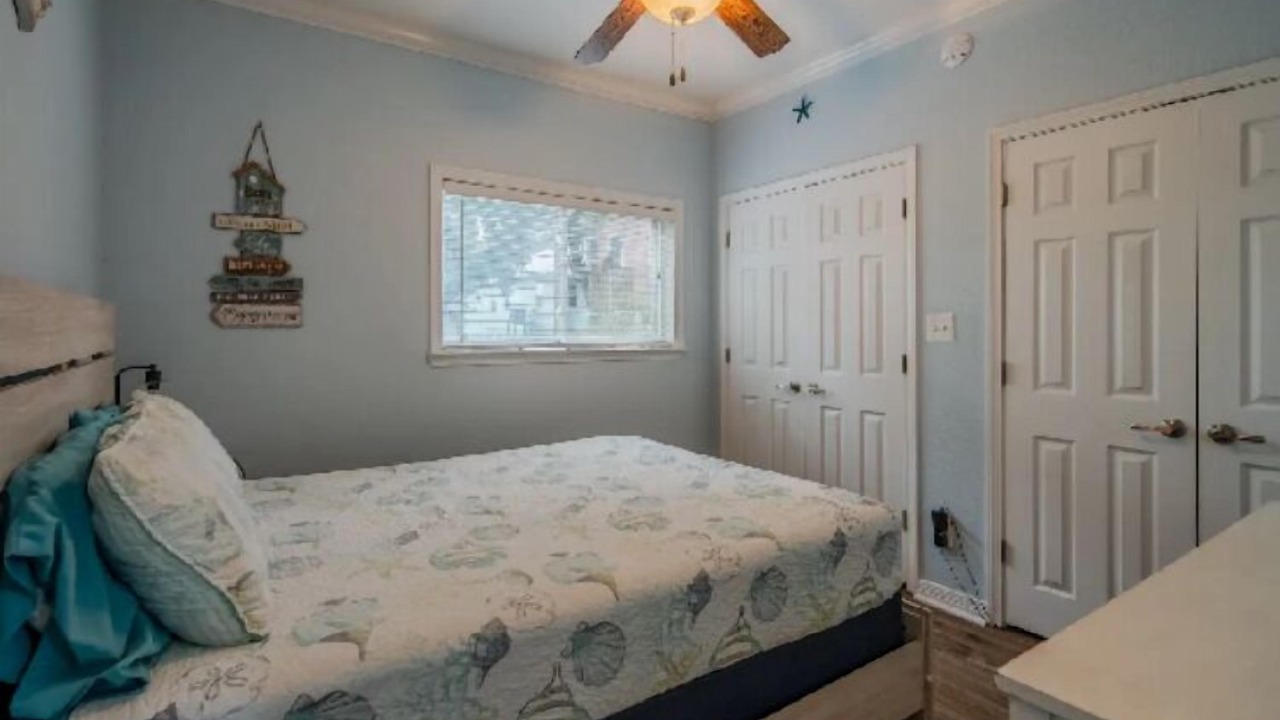 Photo of Bedroom in Long Beach