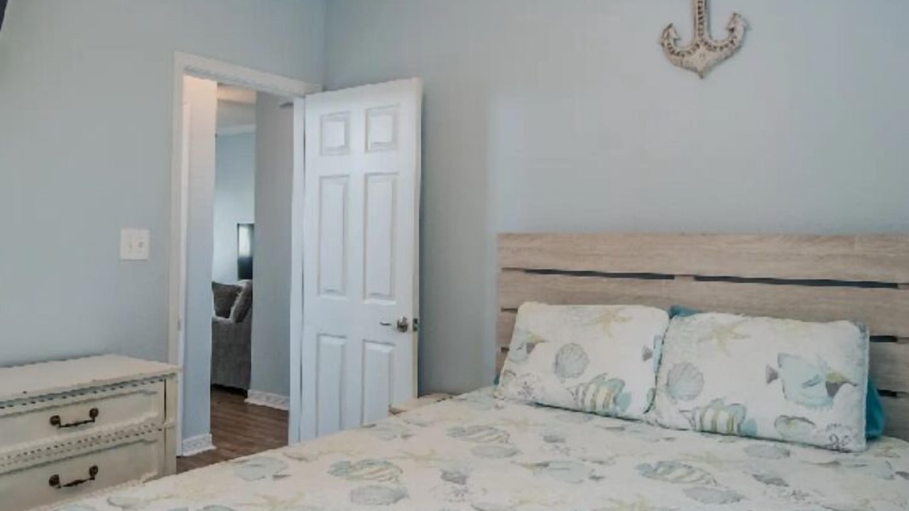 Photo of Bedroom in Long Beach