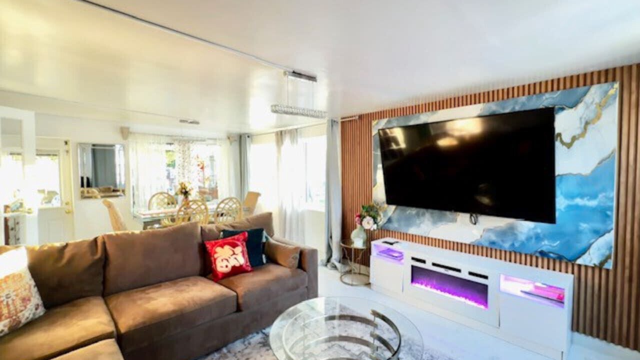 Photo of Livingroom in Hallandale Beach