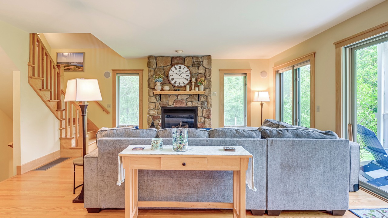 Photo of Livingroom in Hammondsport