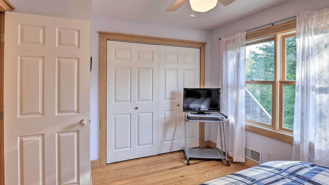 Photo of Bedroom in Hammondsport