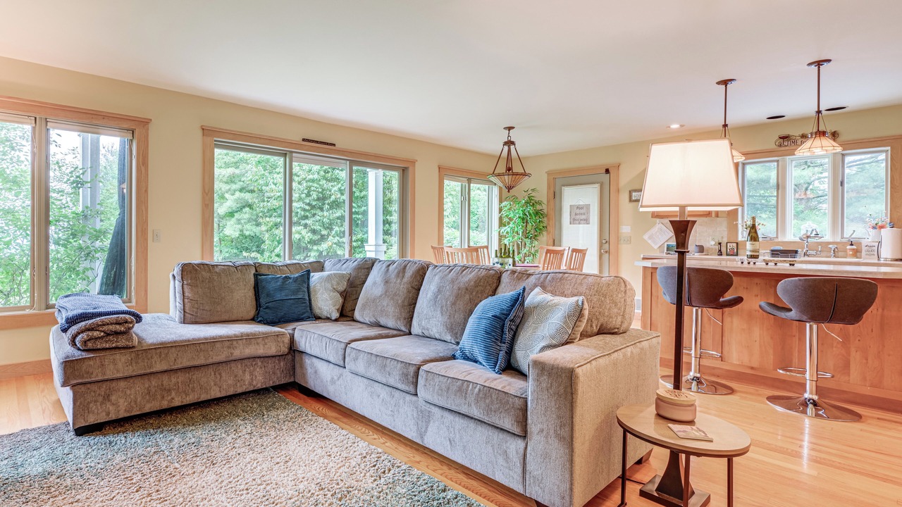 Photo of Livingroom in Hammondsport