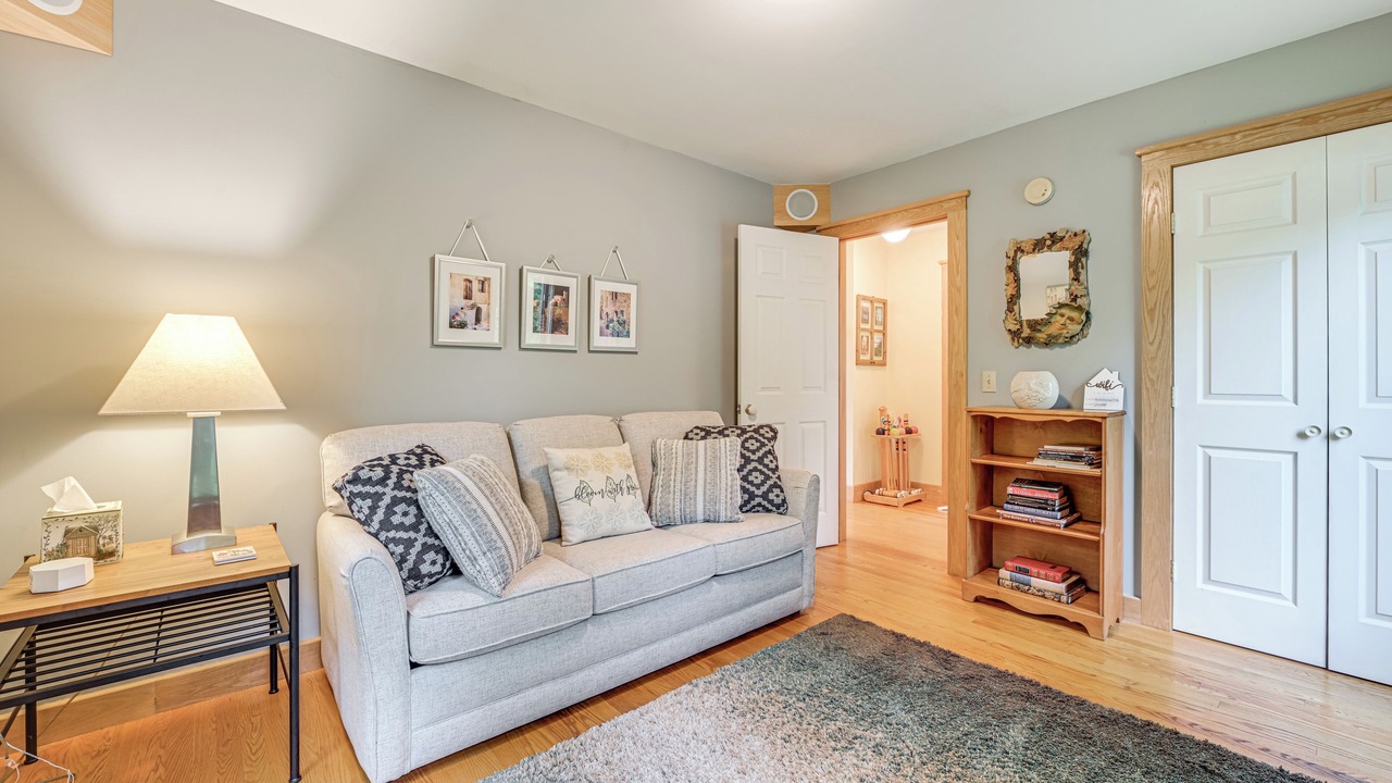 Photo of Livingroom in Hammondsport