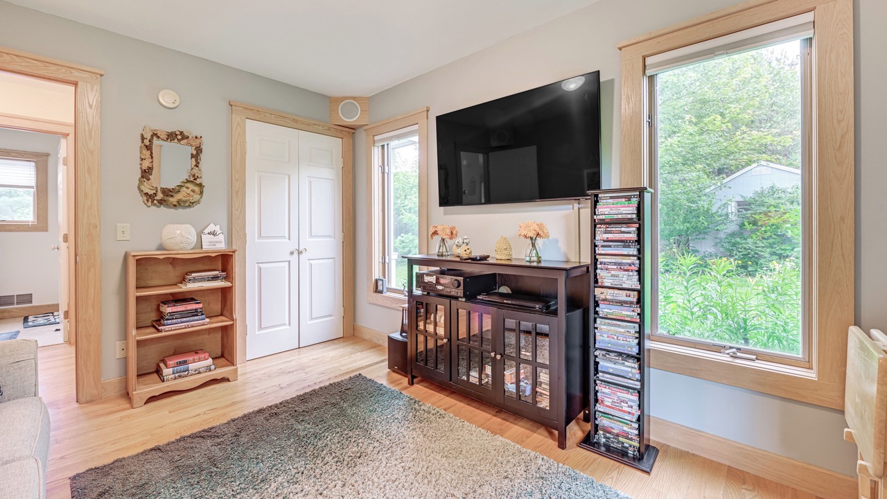 Photo of Livingroom in Hammondsport