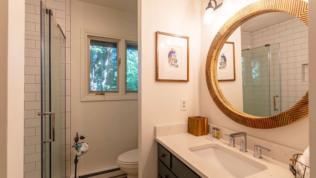 Photo of Bathroom in Seven Devils