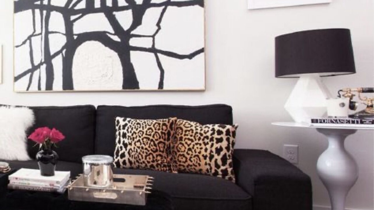 Photo of Livingroom in Platinum Triangle