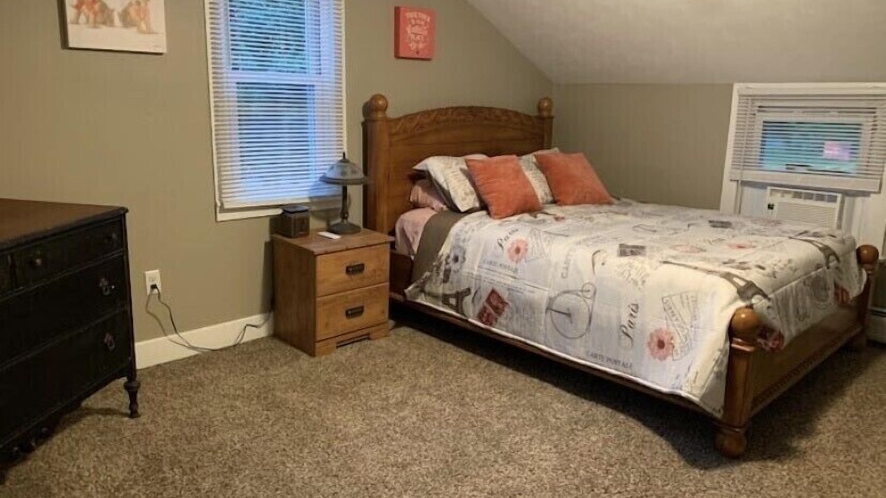 Photo of Bedroom in East Palmyra