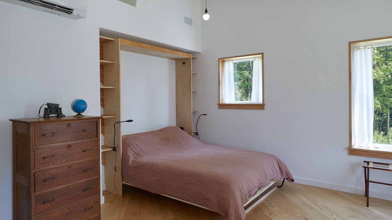 Photo of Bedroom in Nelsonville