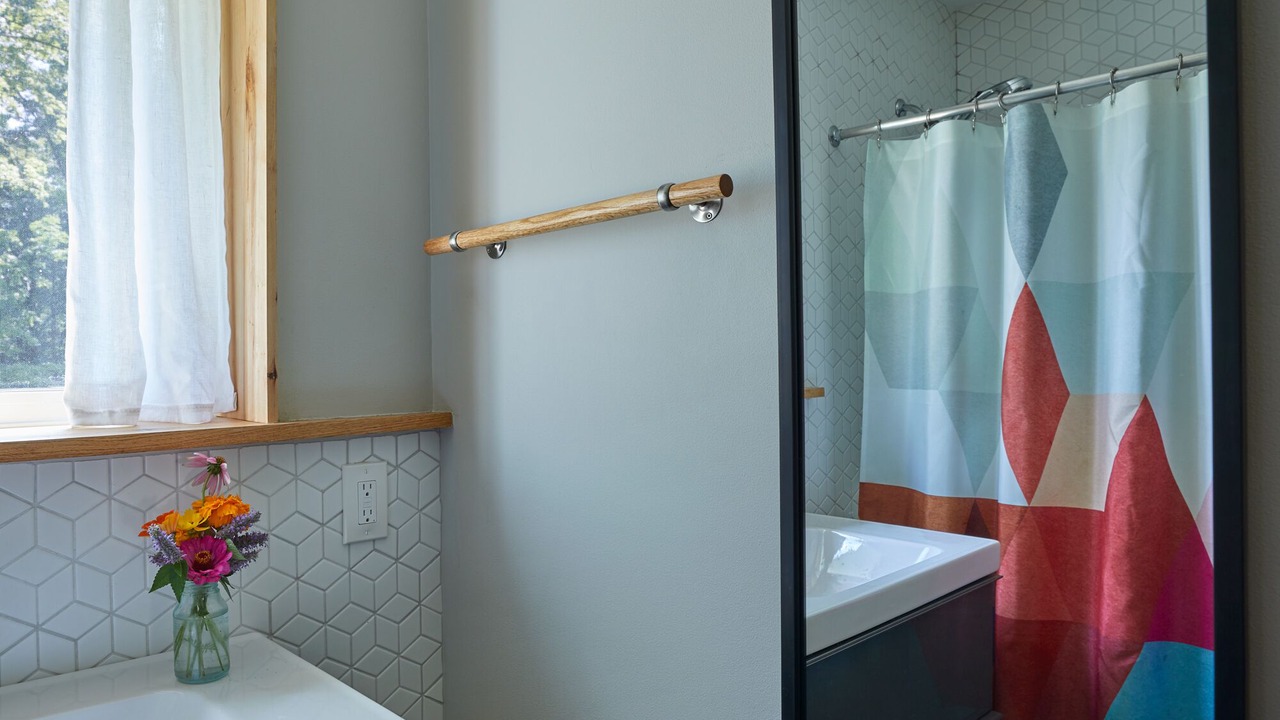 Photo of Bathroom in Nelsonville