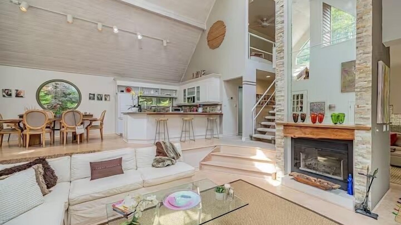 Photo of Livingroom in Caledon