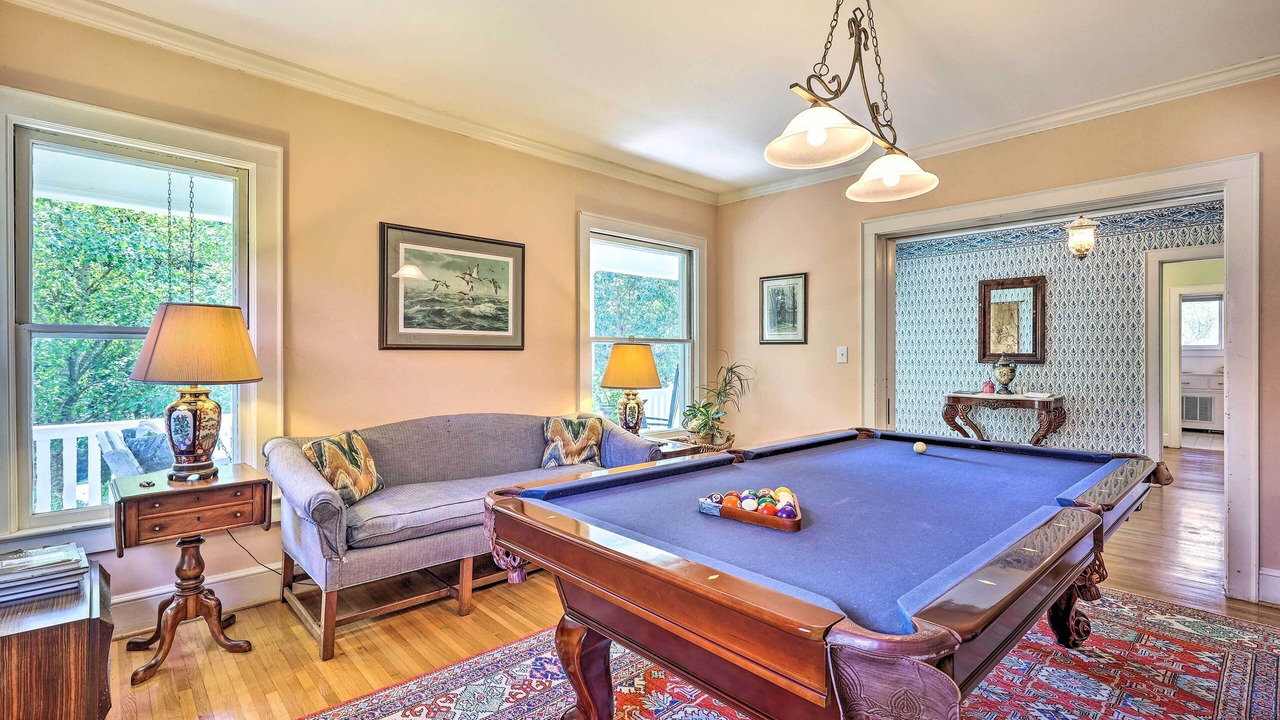 Photo of Livingroom in Jonesville