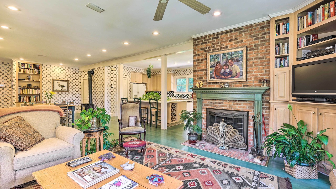 Photo of Bedroom in Jonesville