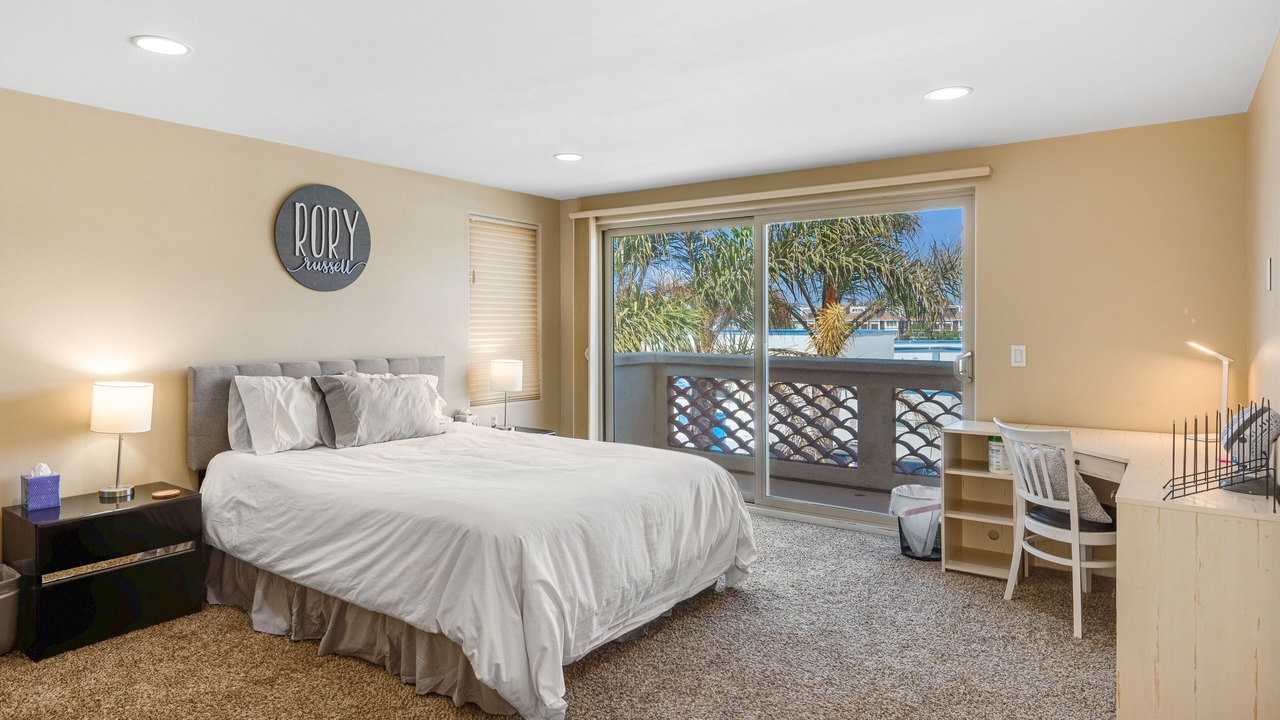 Photo of Bedroom in Hollywood Beach