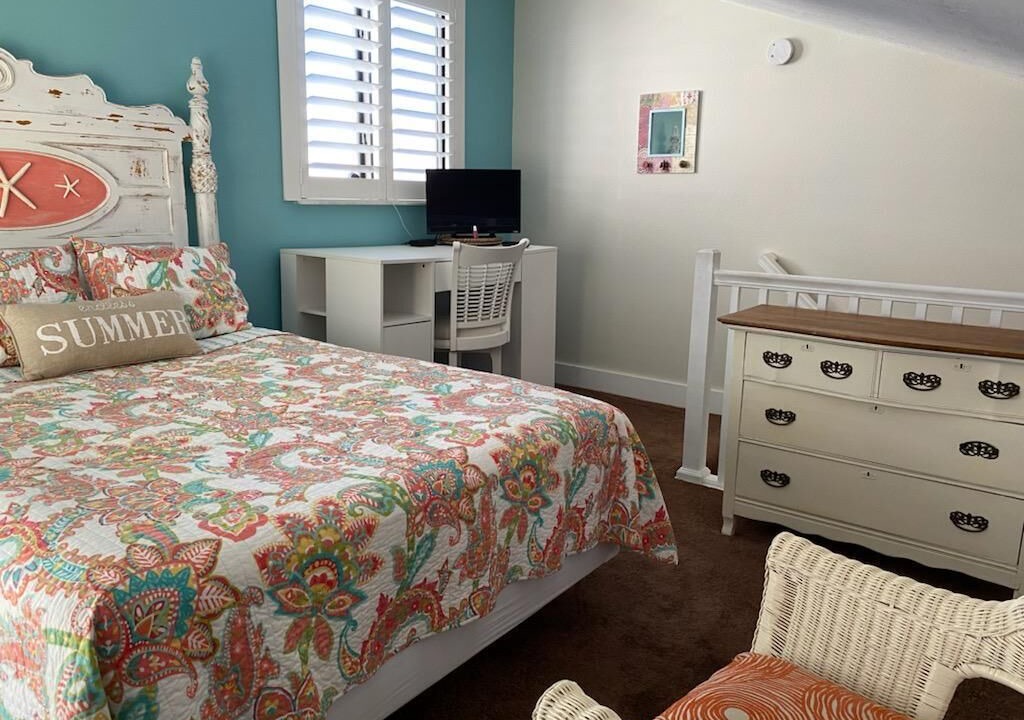 Photo of Bedroom in Golden Beach