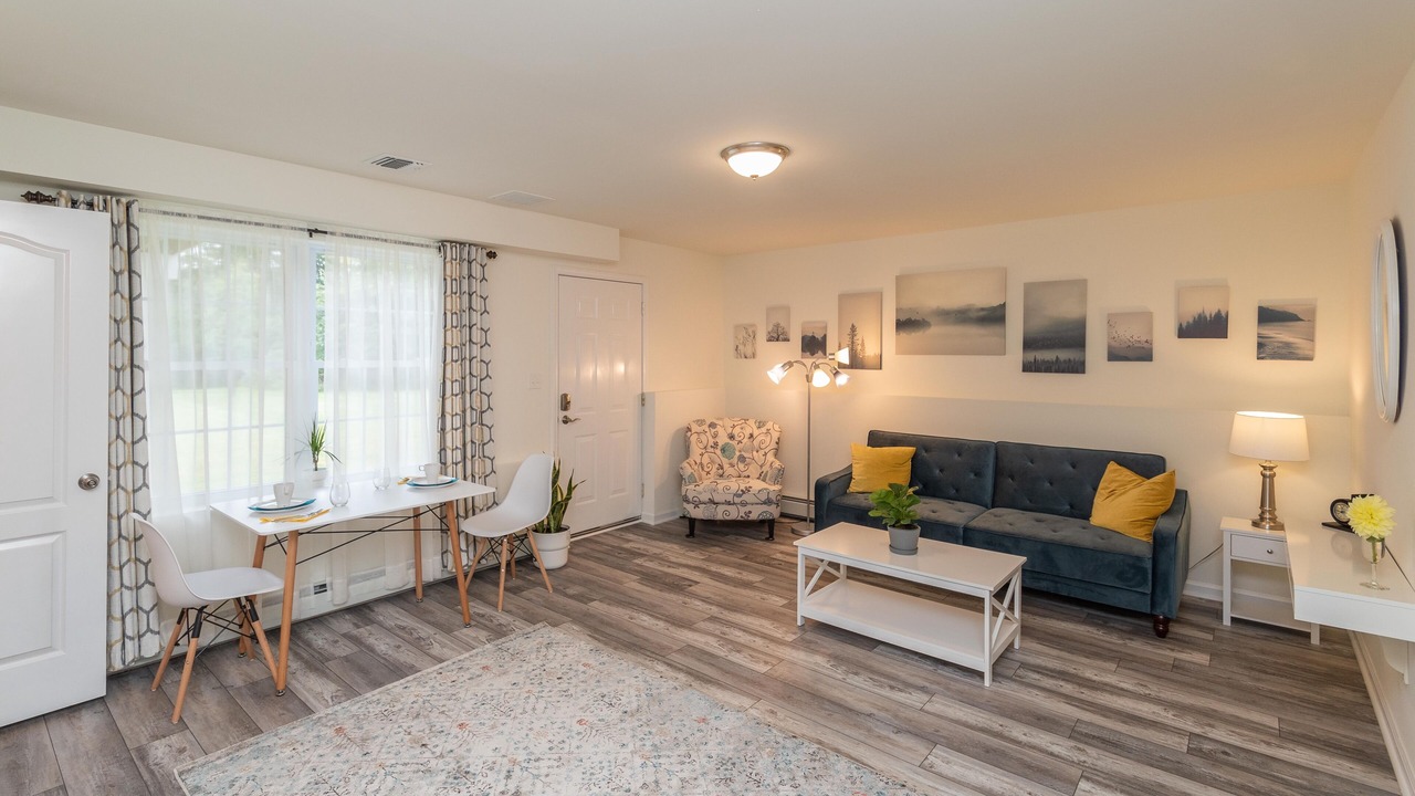 Photo of Livingroom in Pine Bush