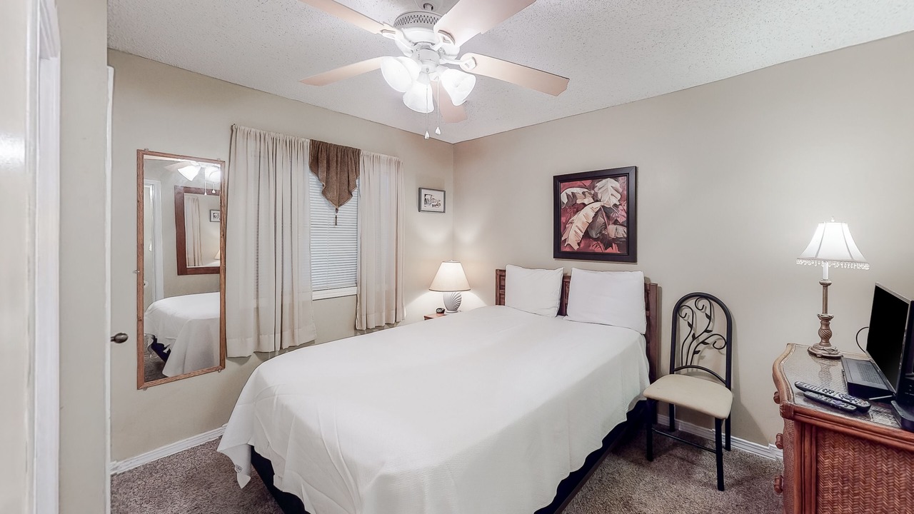 Photo of Bedroom in Orange Beach