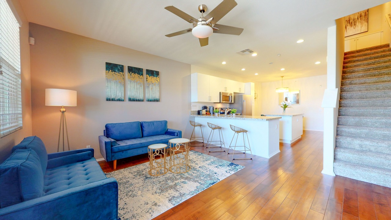 Photo of Livingroom in Anaheim Resort