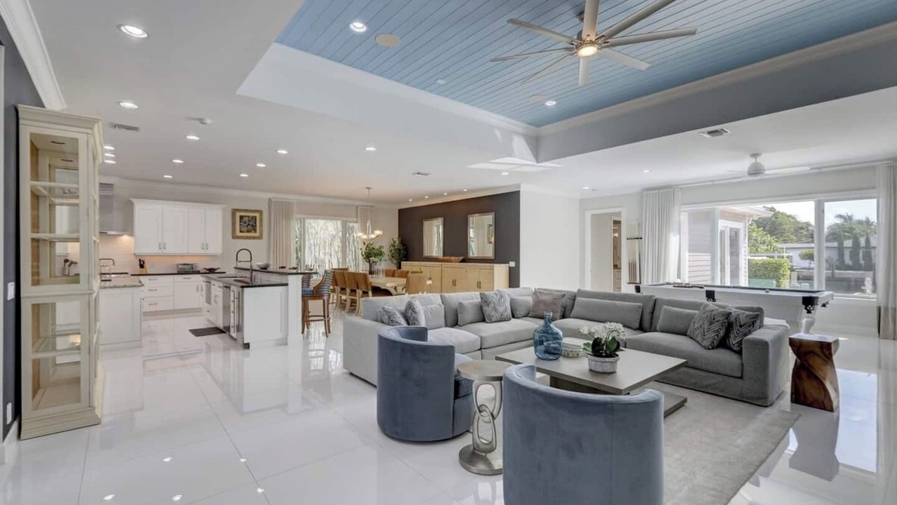 Photo of Livingroom in 17th Street Causeway
