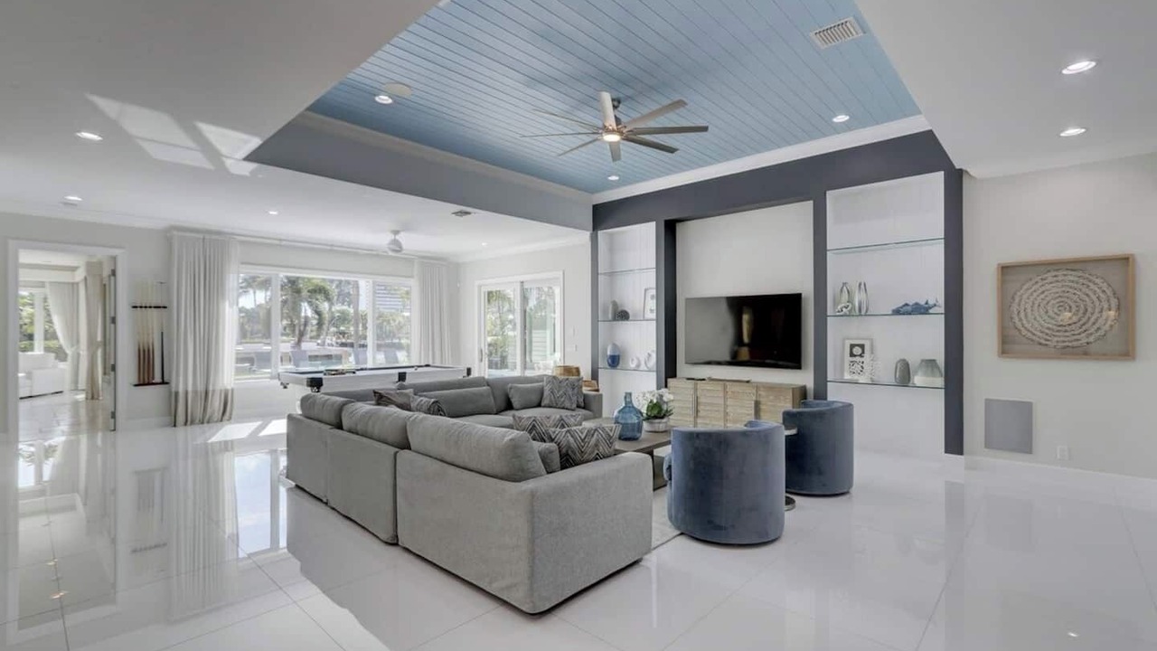 Photo of Livingroom in 17th Street Causeway