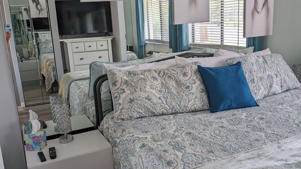 Photo of Bedroom in Paradise Lakes