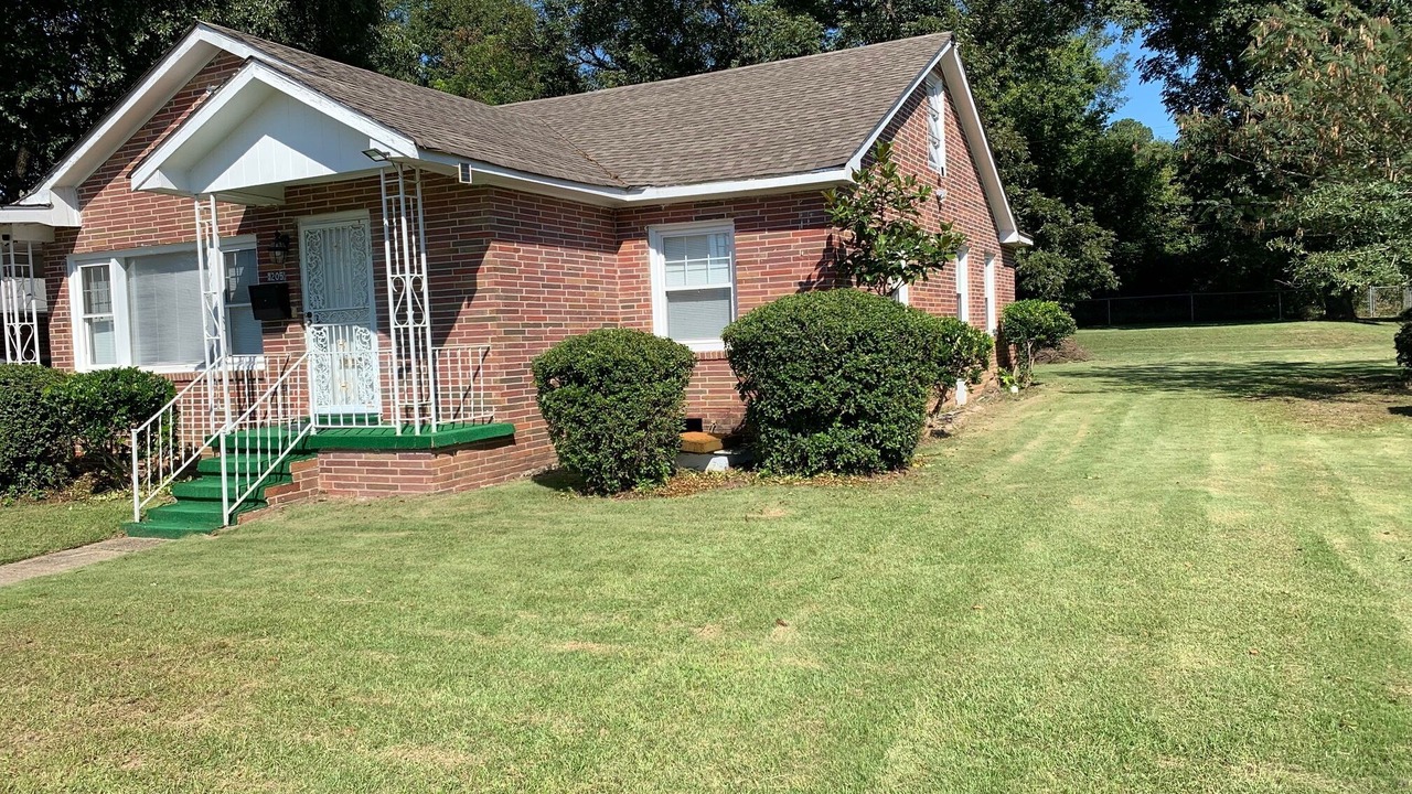 Photo of Outdoor in Tuskegee