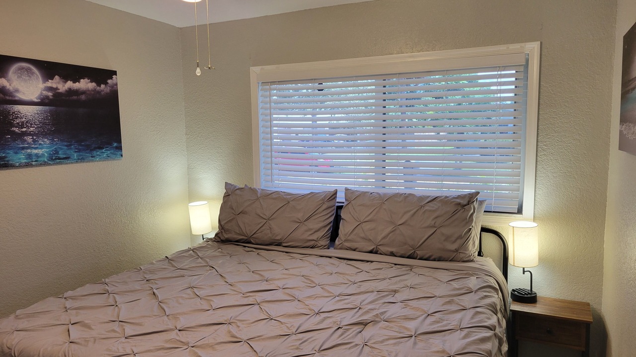 Photo of Bedroom in Lauderhill