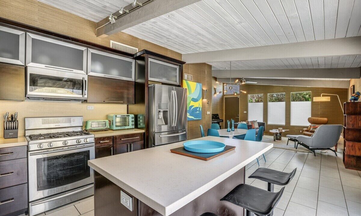 Photo of Kitchen in Racquet Club Estates