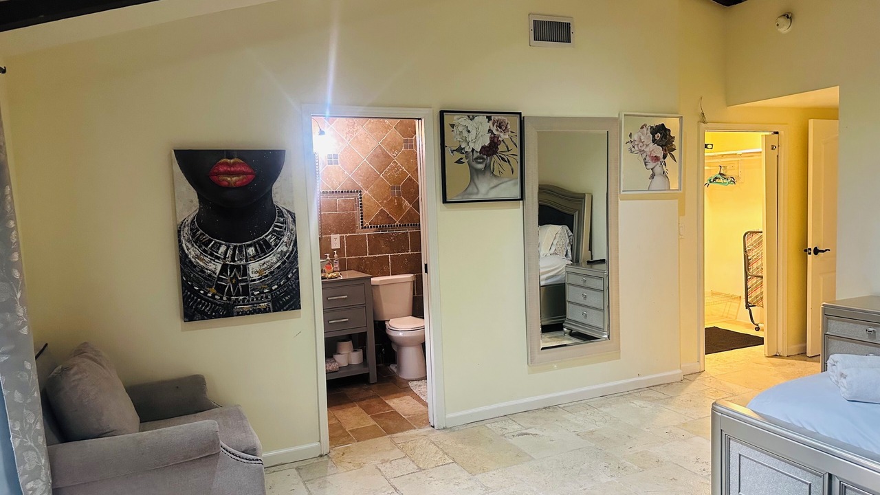 Photo of Bedroom in Woodland Hills