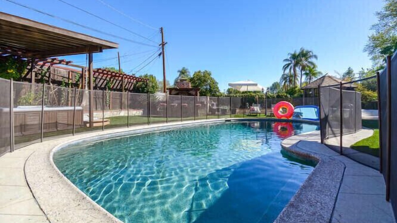 Photo of Outdoor in Woodland Hills