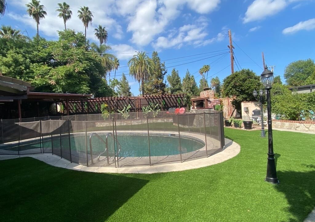 Photo of Outdoor in Woodland Hills