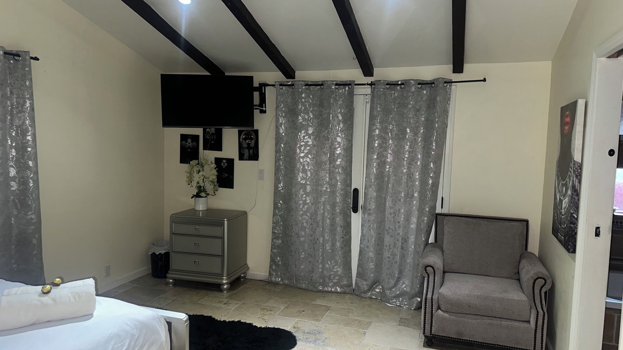 Photo of Bedroom in Woodland Hills
