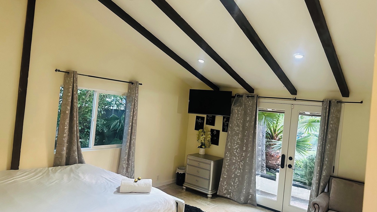 Photo of Bedroom in Woodland Hills