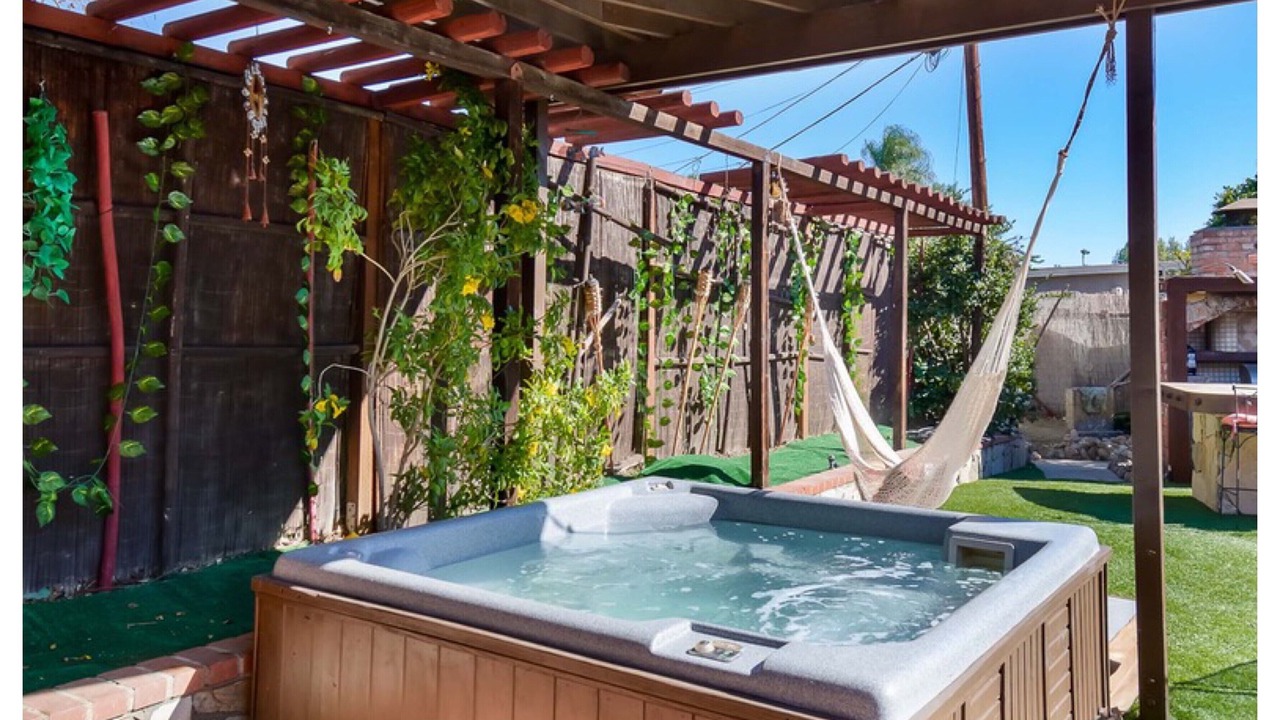 Photo of Outdoor in Woodland Hills