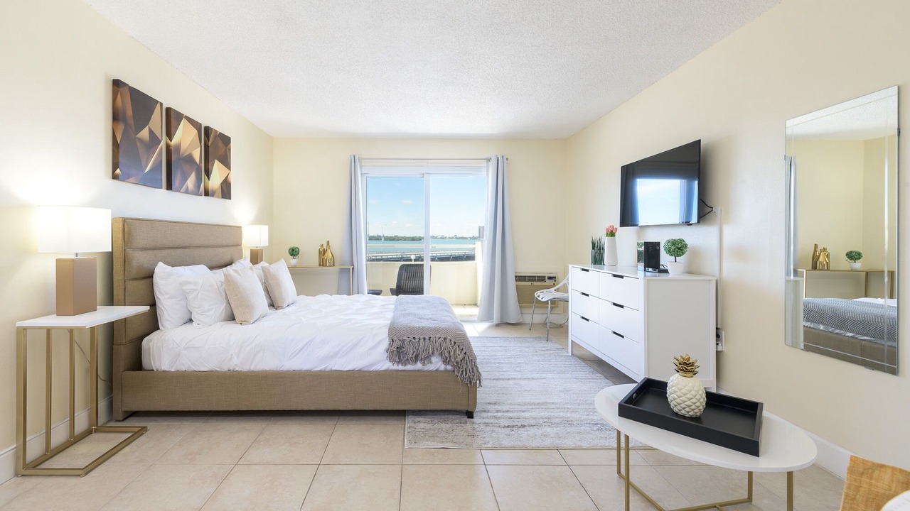 Photo of Bedroom in North Bay Village
