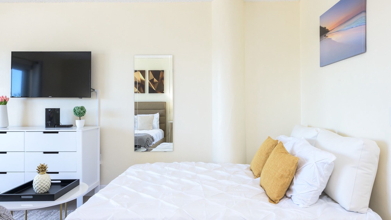 Photo of Bedroom in North Bay Village