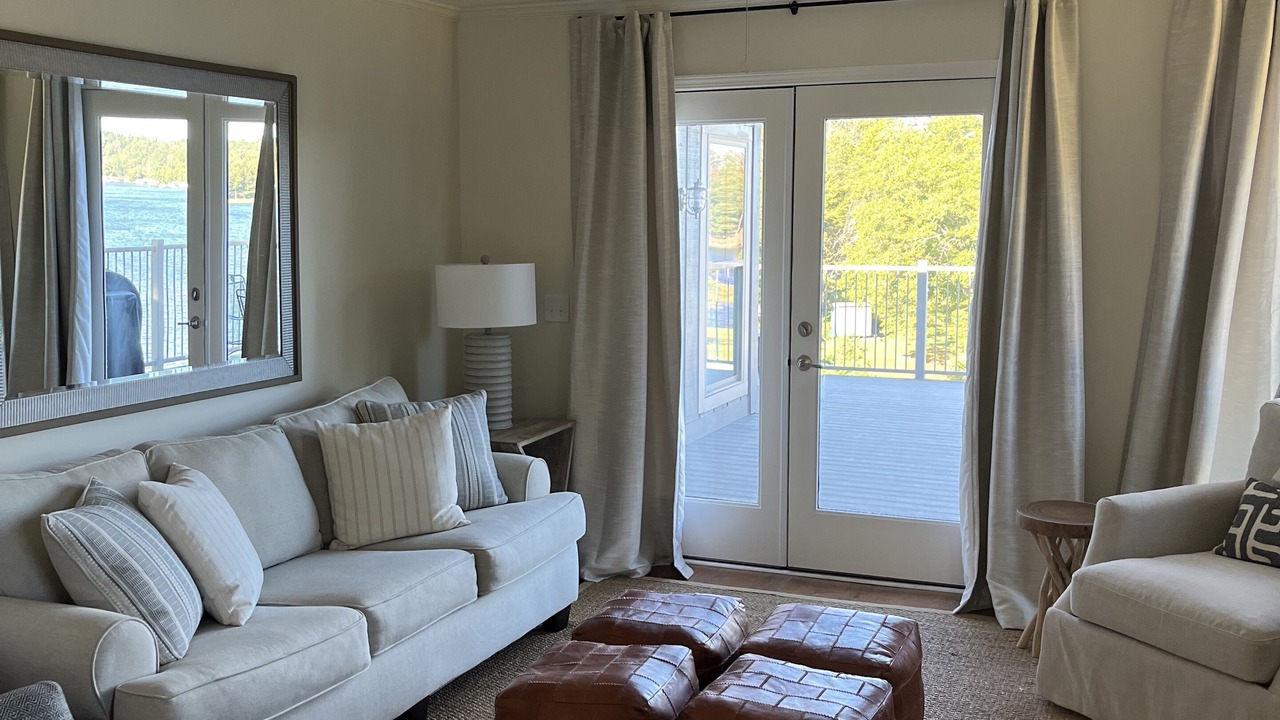 Photo of Livingroom in Northport