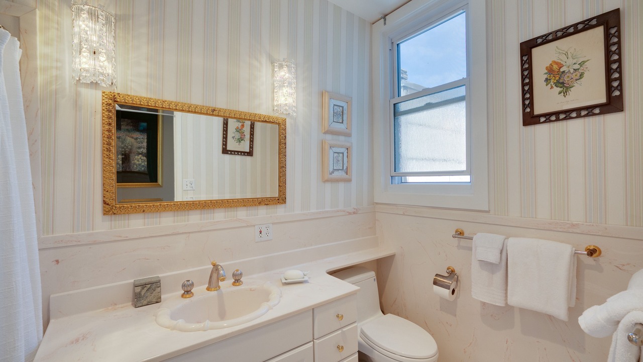 Photo of Bathroom in Outer Richmond