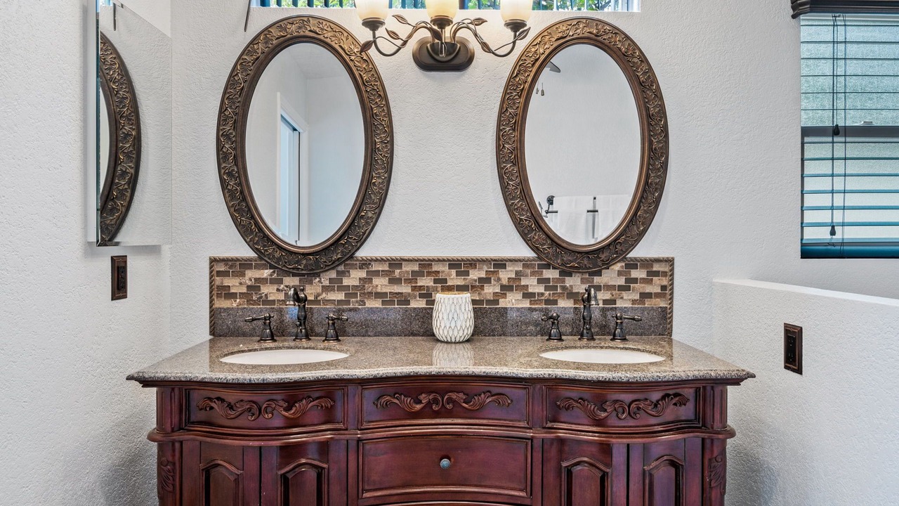 Photo of Bathroom in Bermuda Dunes