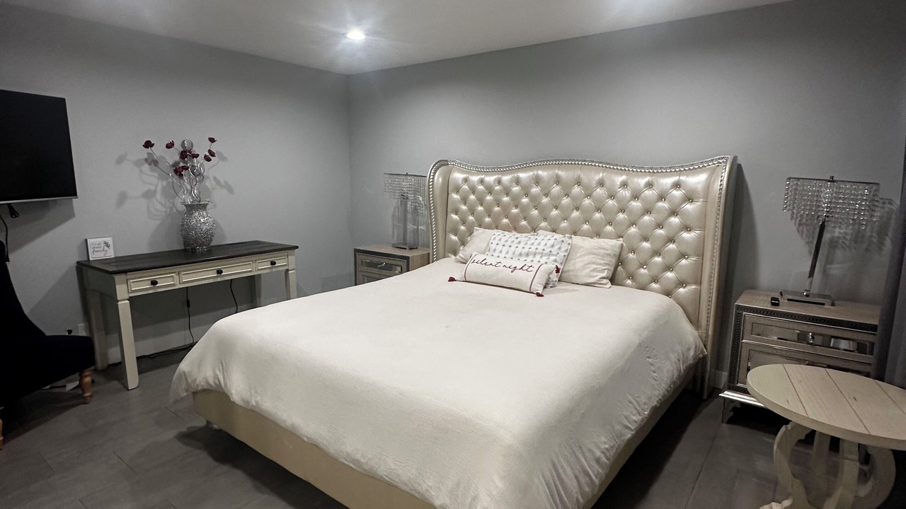 Photo of Bedroom in Calabasas