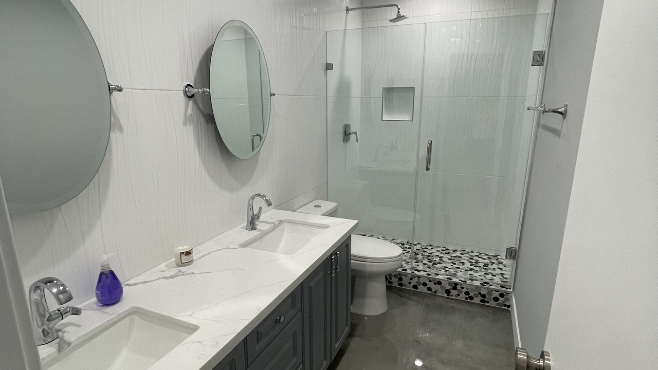 Photo of Bathroom in Calabasas