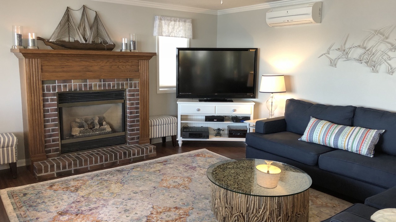 Photo of Livingroom in Scottsburg