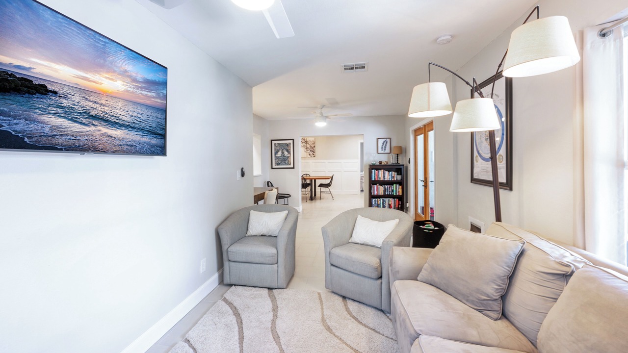 Photo of Livingroom in Willoughby Acres