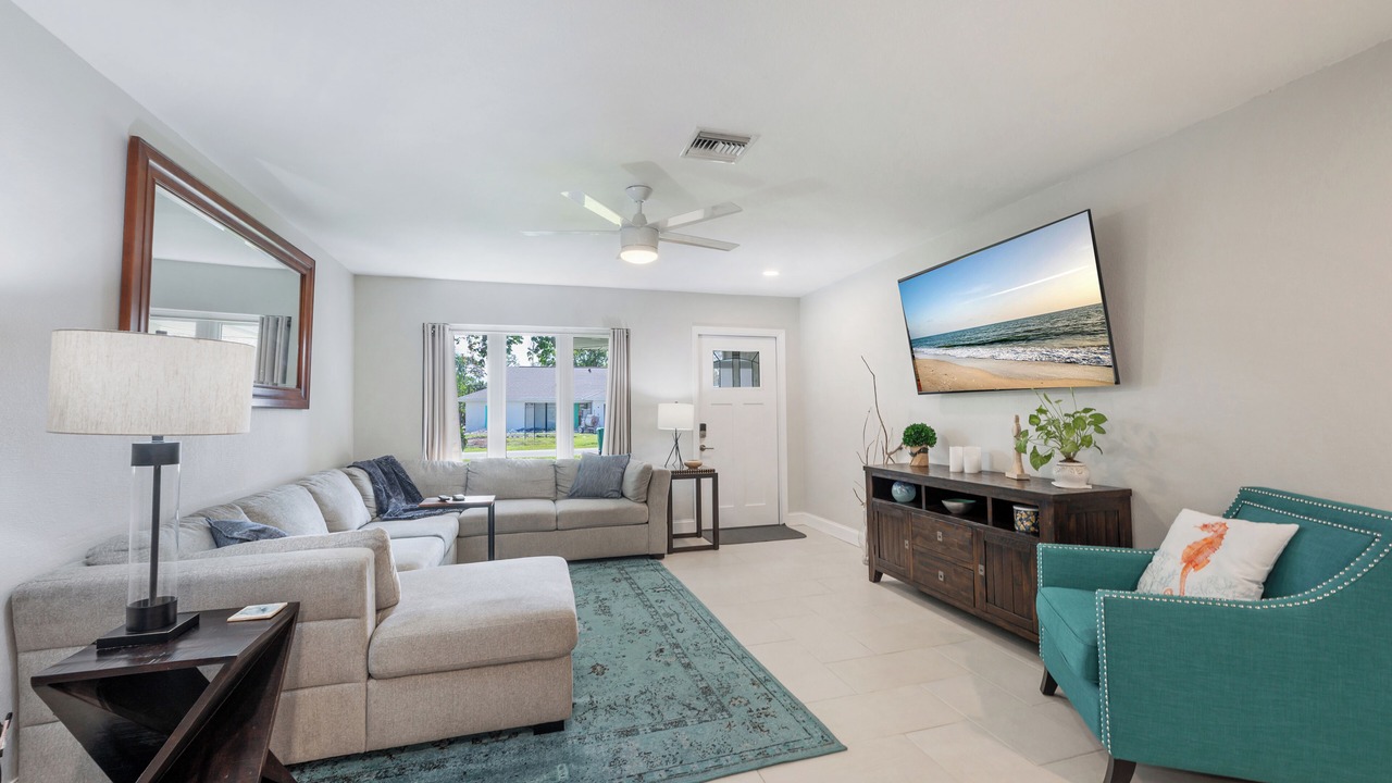 Photo of Livingroom in Willoughby Acres